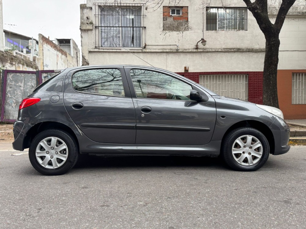 Peugeot 207 Active 1.4  75 CV — foto 9